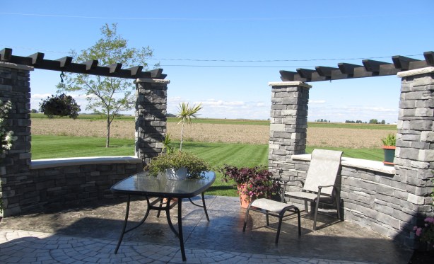 wall/pergola/ patio